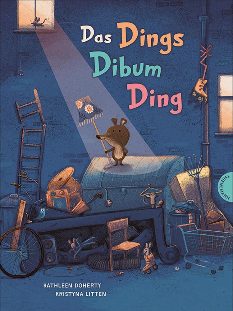 Titel des Buches Das Dings Dibum Ding, Illustration von einem kleines Bären, der mit einer Menge Sperrmüll vor einem haus steht