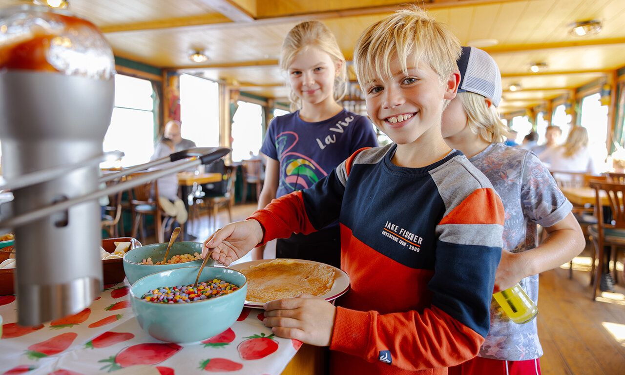 Kinder im Pfannkuchenboot Nijmegen