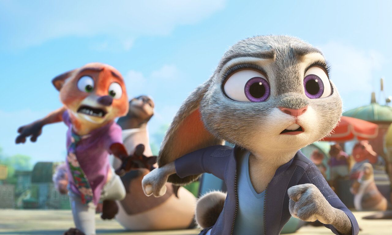 Szene aus dem Animationsfeilm Zoomania 2, ein Hase rennt weg, gefolgt von einem Fuchs