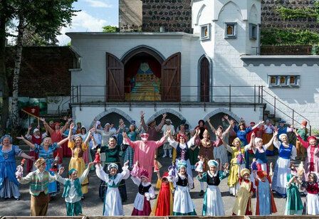 Schauspieler der Märchenspiele auf der Freilichtbühne Zons