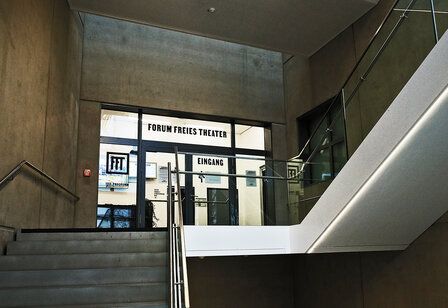 Treppenhaus mit Eingang des FFT