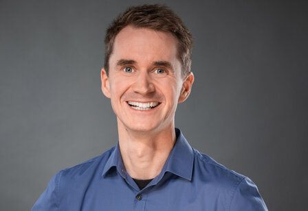 Porträt des Neurowissenschaftlers und Kreativitätsforschers Henning Beck