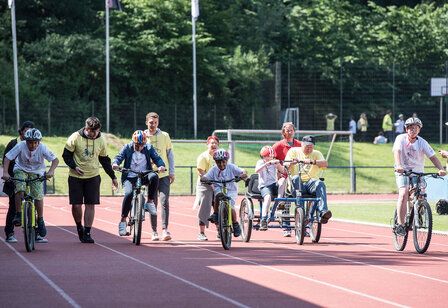 Special Petit Départ für Kinder mit Handicap im Rather Waldstadion.