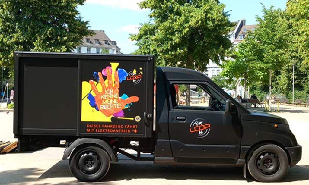 LOOP Mobil für Kinderrechte auf dem Fürstenplatz