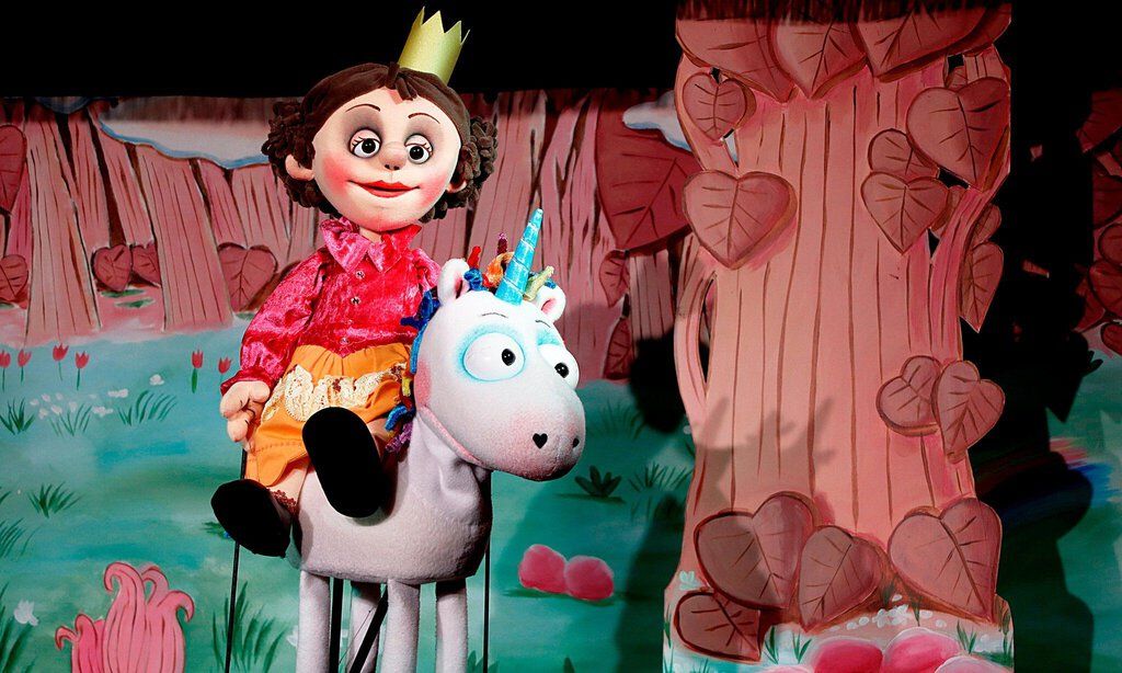 Szene aus dem Puppentheater Das Neinhorn
