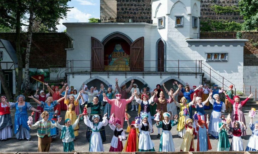 Schauspieler der Märchenspiele auf der Freilichtbühne Zons