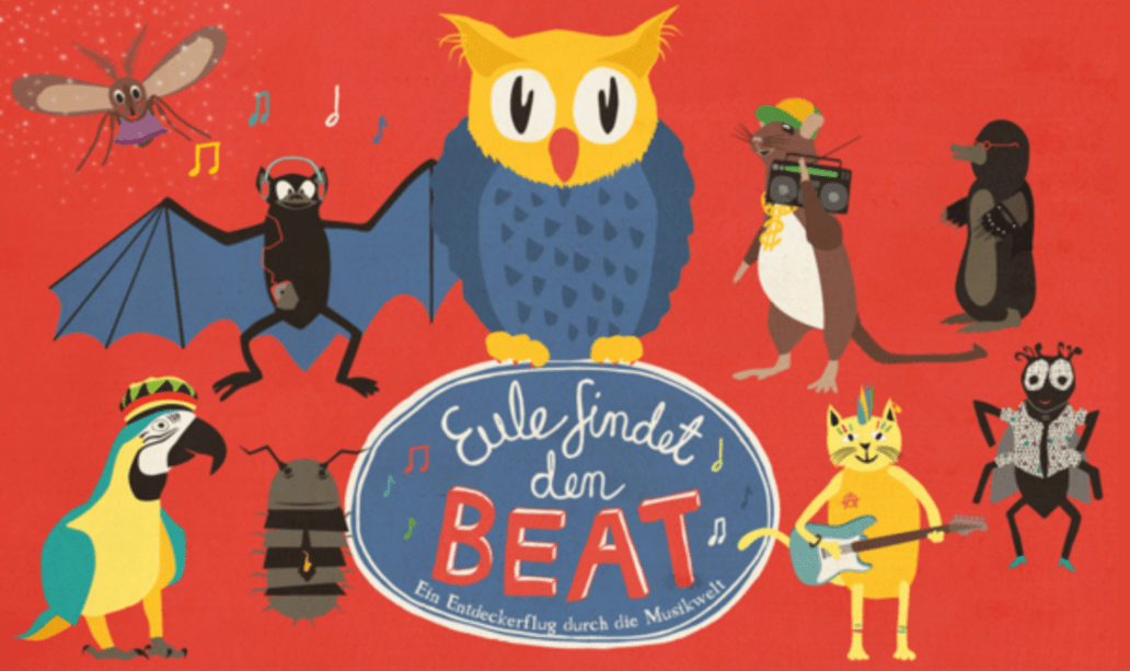 Eine gezeichnete Eule und andere Waldtiere mit dem Logo des Stücks „Eule findet den Beat“.