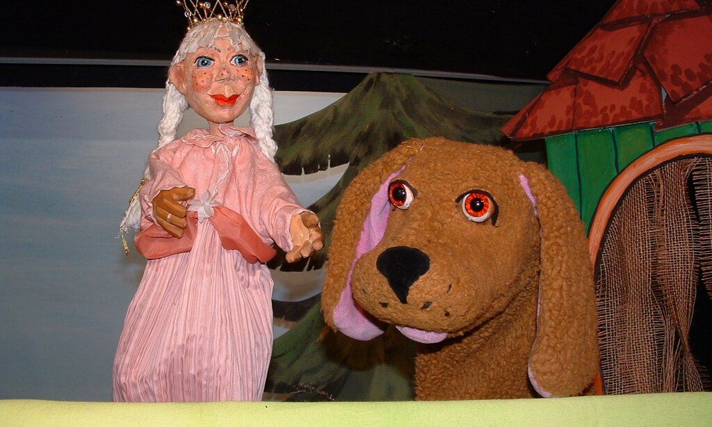 Szene aus dem Puppentheater „Prinzessin Lisabella“