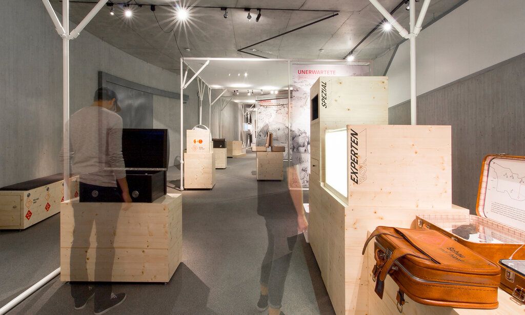 Ausstellungsansicht Zwei Millionen Jahre Migration im Neanderthal Museum