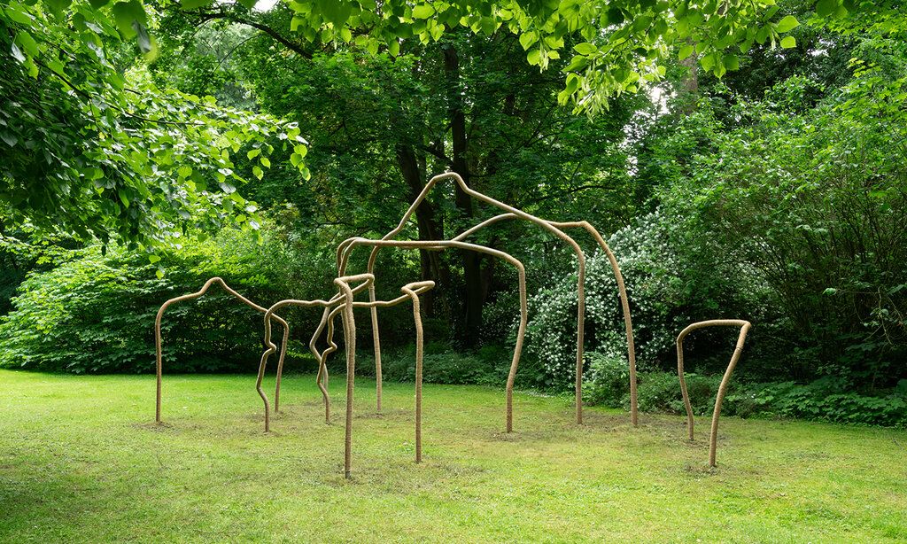 Skupltur im Malkastenpark, Katie Paterson, To Burn, Forest, Fire, 2021 – ongoing.