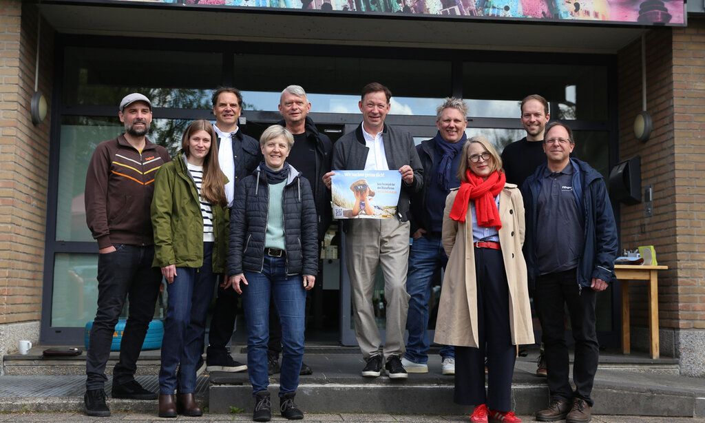 Stadtdirektor Hintzsche stellt gemeinsam mit weiteren Akteuren das Programm der Düsselferien vor, Foto: