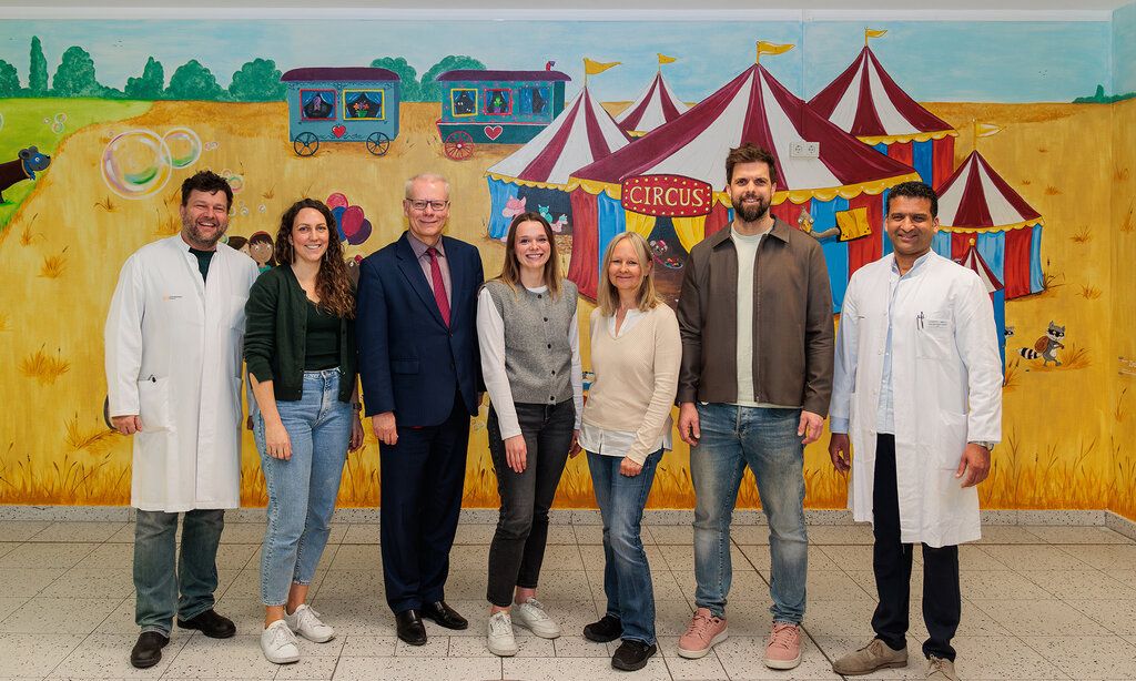 Gruppenbild UKD Veranstaltung Krebs im Kindesalter