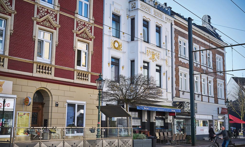 Häuserfassaden auf der Gumbertstraße in Eller