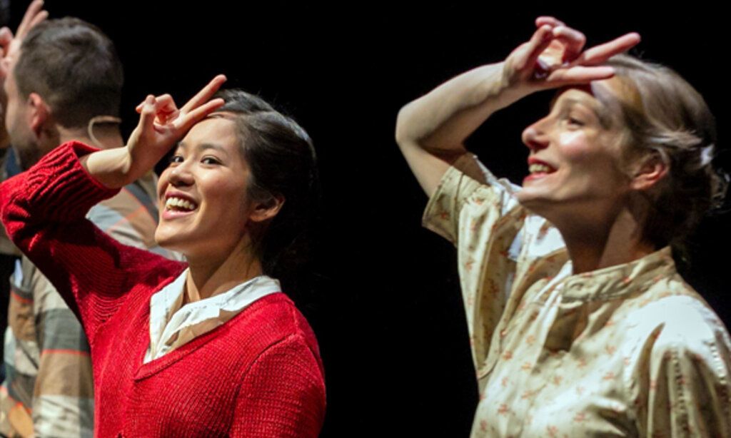 Schauspielerinnen auf der Bühne