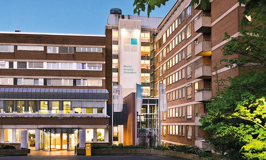 Außenanschicht des Marien Hospitals Düsseldorf, Abendstimmung