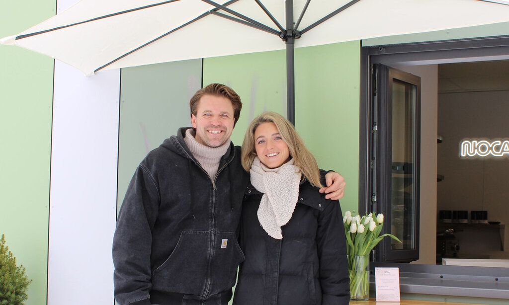 Porträt von Norman und Caroline Metzing vor NOCA im Sternwartpark