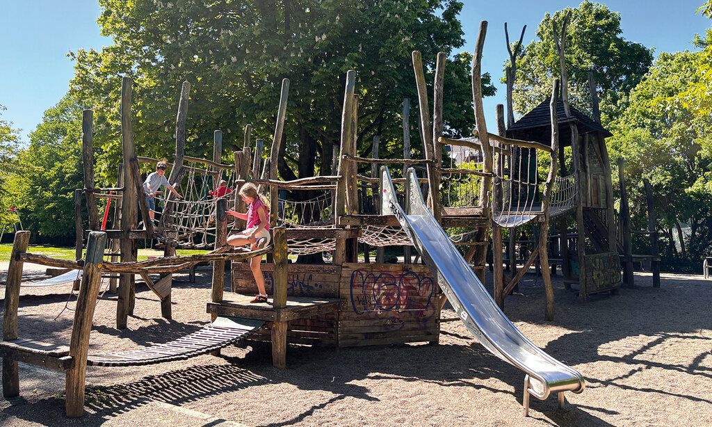 Spielgerüst auf dem Planetenspielplatz
