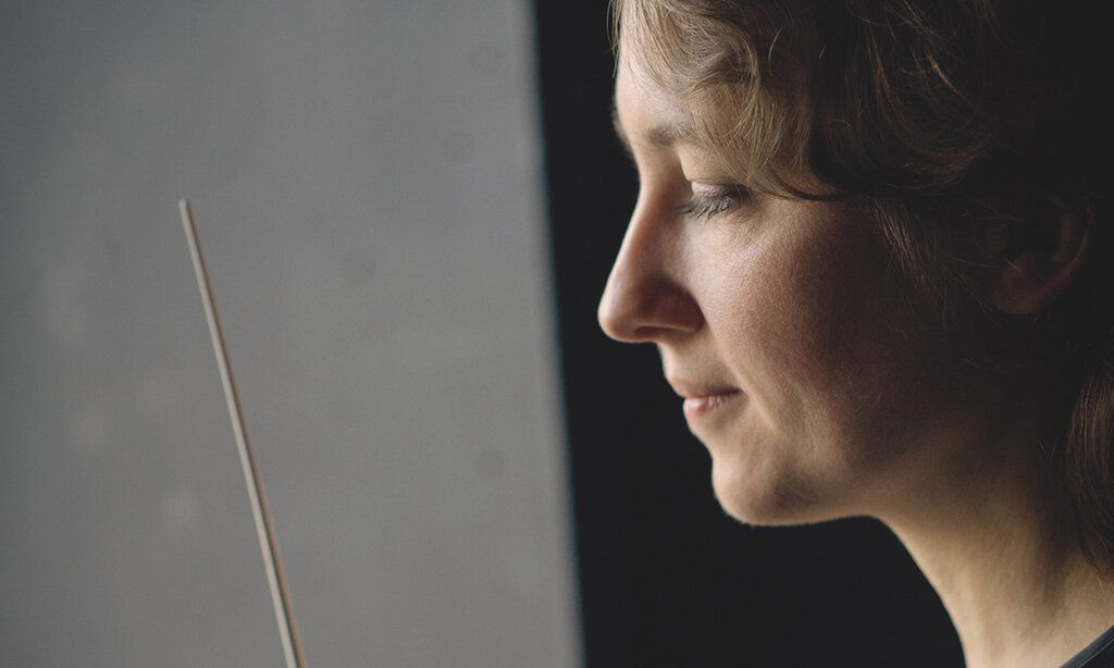 seitliches Porträt von Ustina Dubitsky