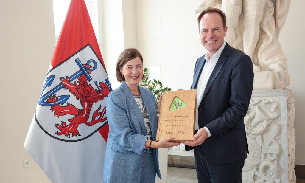 Mitglied des Vorstandes, Sabine Deutscher und Herrn Oberbürgermeister Dr. Stephan Keller