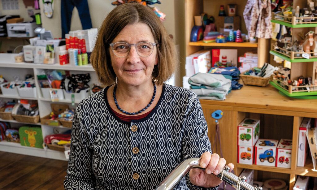 Porträt von Sandra Hauck in ihrem Geschäft Purzel-Baum