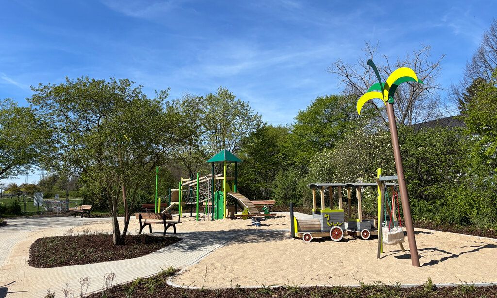 Eröffnung am 24. April: Der neue Kinderspielplatz an der Nixenstraße lädt zum Spielen im Dschungel ein.
