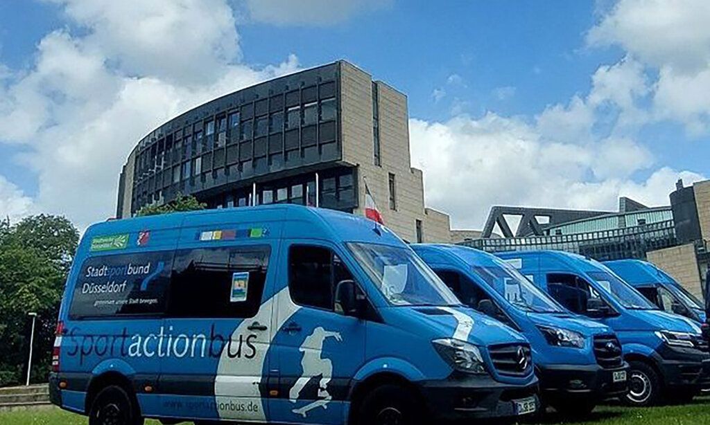 Sportactionbusse vorm Landtag Düsseldorf