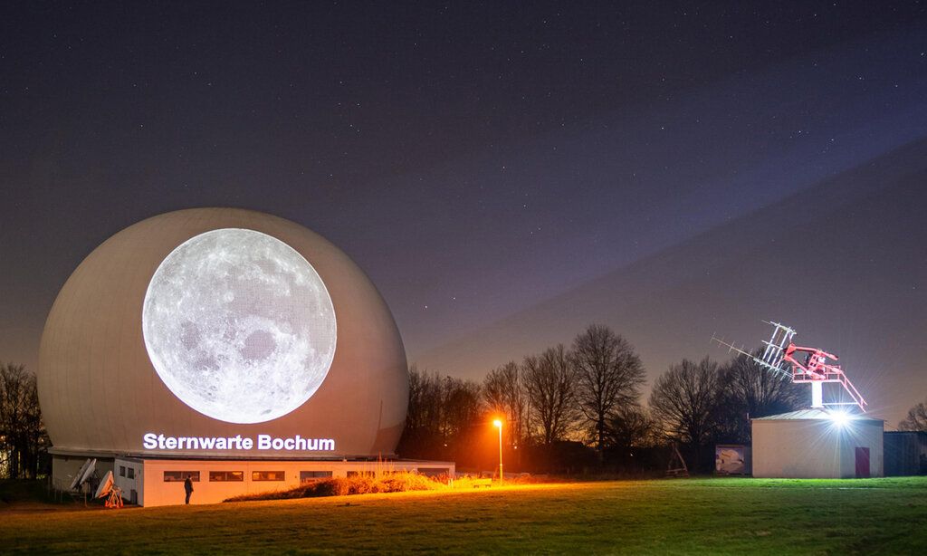 Sternwarte Bochum bei Nacht