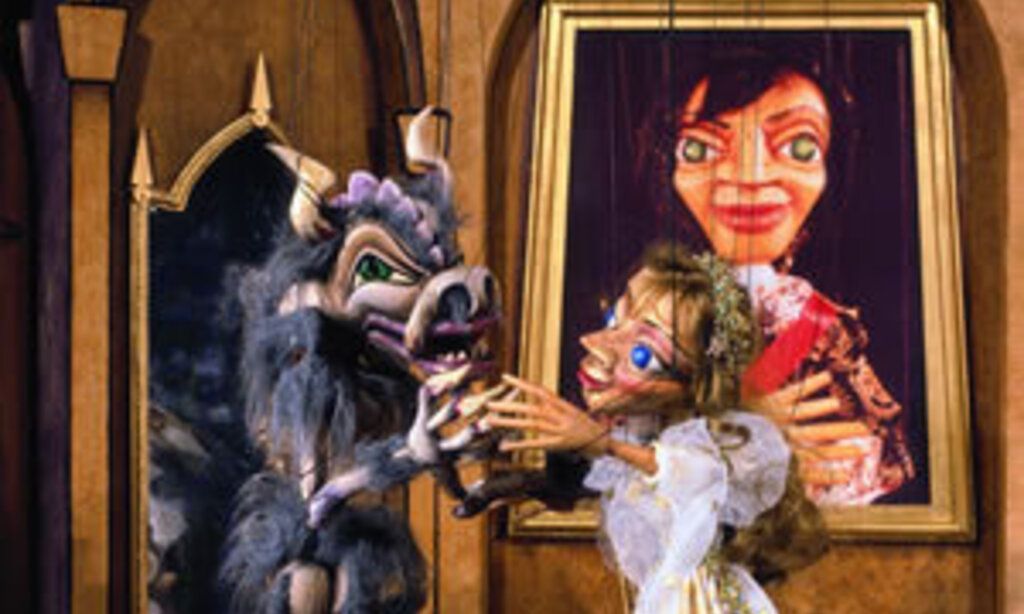 Die Schöne und das Biest im Düsseldorfer Marionetten-Theater