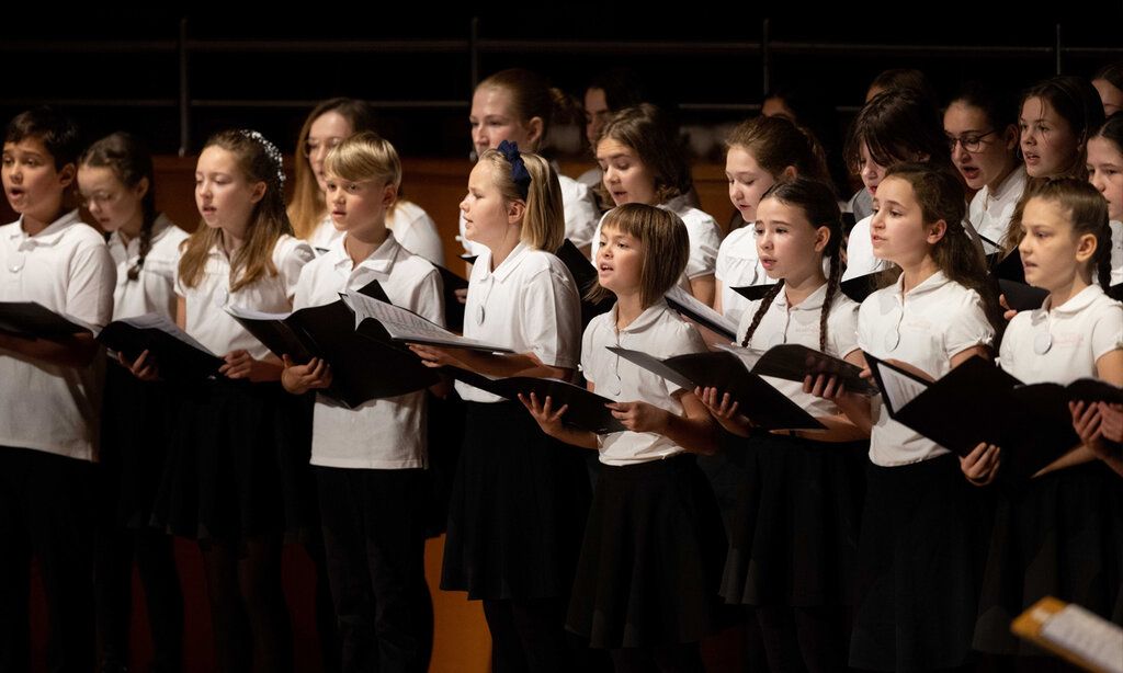 Der Familienchor der Tonhalle singt