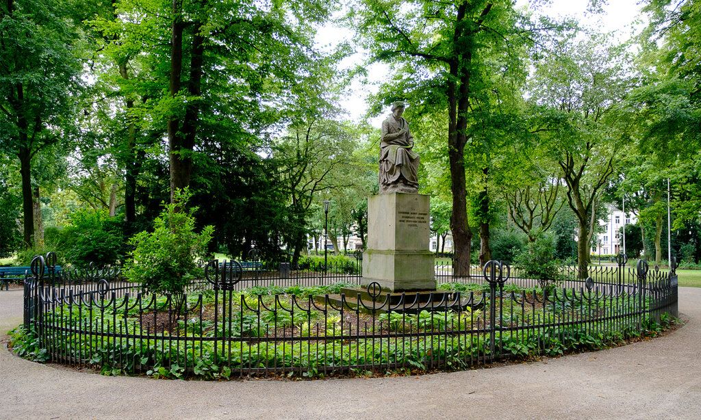 Denkmal von Maximilian Weye im Hofgarten