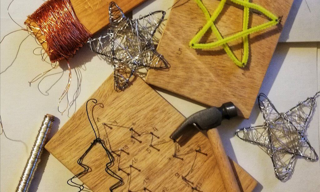Sterne aus Draht und Material und Werkzeug