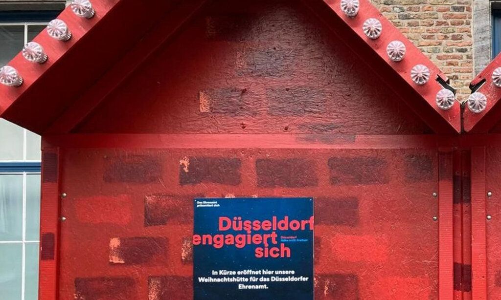 Weihnachtshütte Ehrenamt auf dem Weihnachtsmarkt Düsseldorf