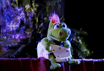 Tränklers Puppenbühne spielt Kasper und der kleine Drache