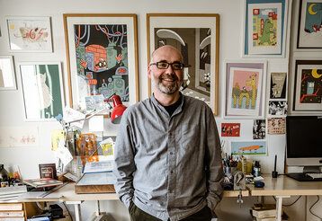 Zeichner Ulf K. in seinem Atelier