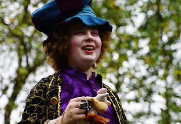 Verkleidetes und geschminktes Kind beim Akki Fotografie-Workshop "Kostümbild".