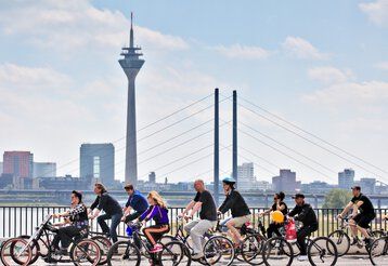 Sternfahrt des ADFC am Rhein