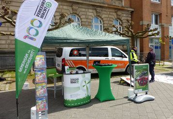 Stand der Cargobike Roadshow auf der Düsseldorfer Rheinpromenade
