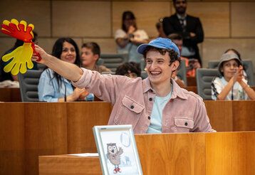 Checker Julian im Planarsaal