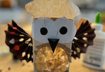 selbstgebastelte Laterne in Eulenform