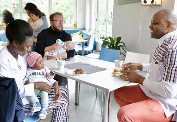 Familienvormittag - Frühstück und Informationsaustausch für Familien  „Gesundes Aufwachsen“, Haus für Kinder, Jugendliche und Familien „donk.familie“