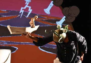 Szenenbild aus dem Figurentheater "Vom Fischer und seiner Frau".