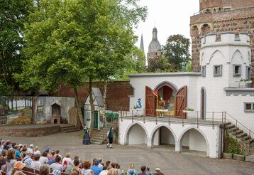 Märchenspiel auf der Freilichtbühne Zons