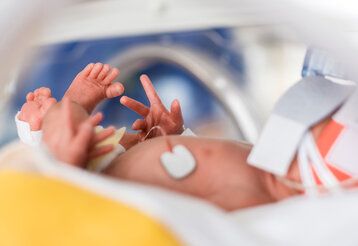 Frühchen im Inkubator