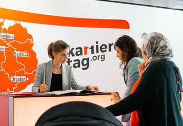 Karrieretag Frauen am Empfang