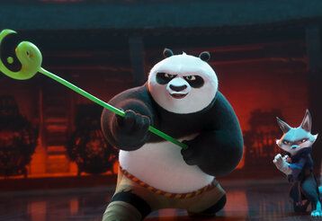 Animationsfilm, Panda mit einem grünen Stab guckt angriffslustig, im Hintergund eine Katze in Karatehaltung