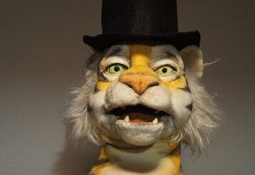 Plüschtiger mit Hut