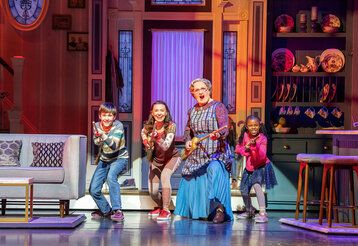 Szene aus Mrs Doubtfire Musical
