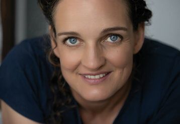 Porträt der Autorin Nicola Schmidt
