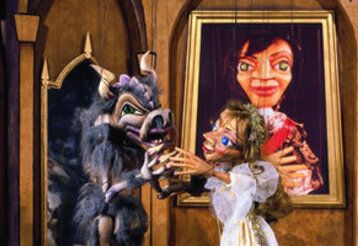 Die Schöne und das Biest im Düsseldorfer Marionetten-Theater