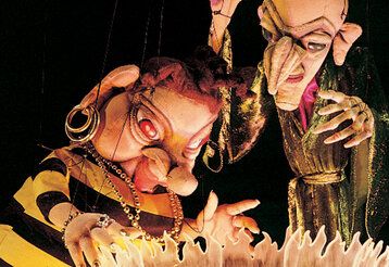 Zwei Marionetten, Szene aus Tante Tyti und Irrwitzer aus Wunschpunsch